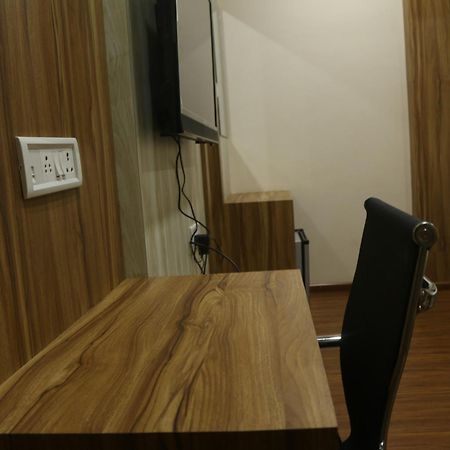 Hotel Himalaya Agartala Esterno foto