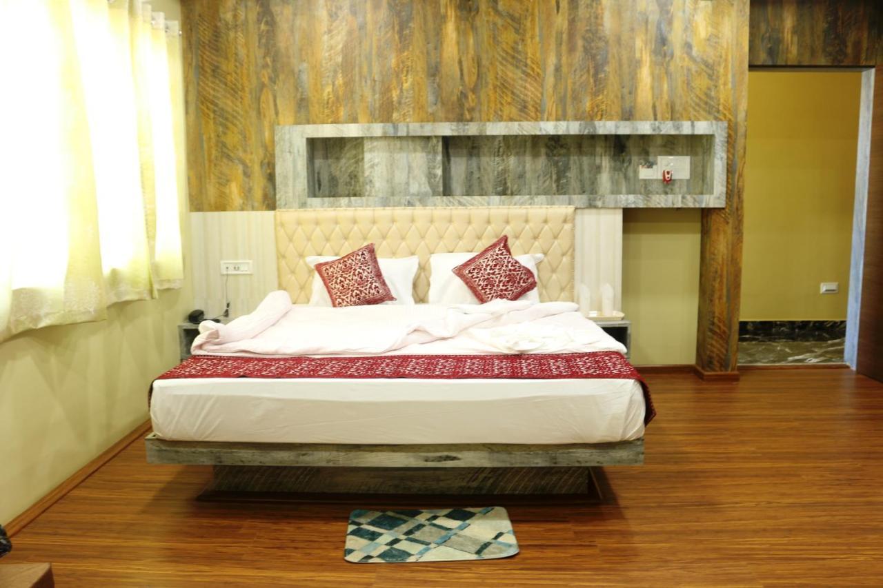 Hotel Himalaya Agartala Esterno foto
