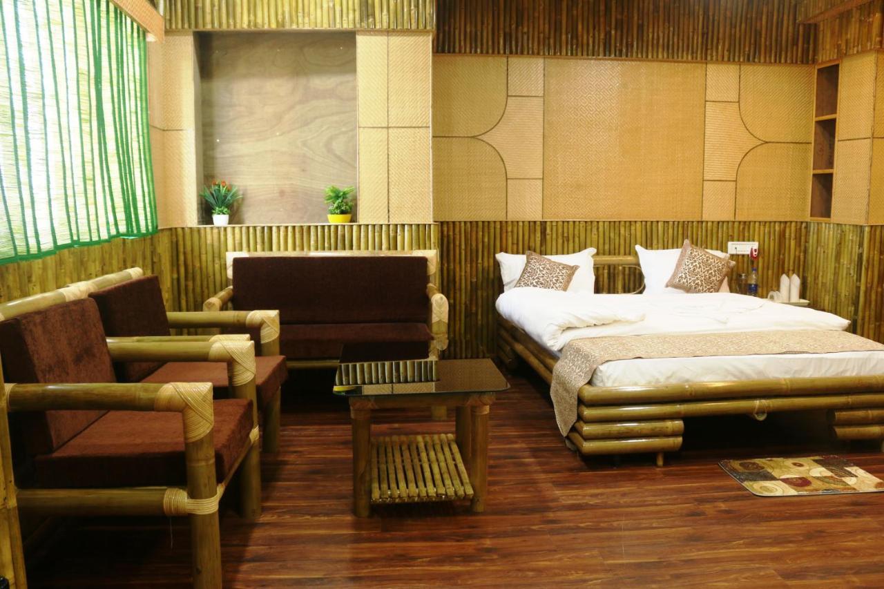 Hotel Himalaya Agartala Esterno foto
