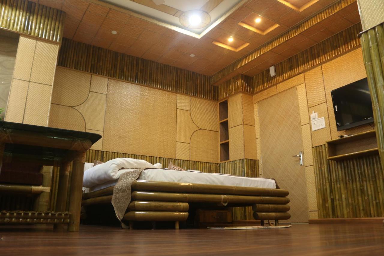 Hotel Himalaya Agartala Esterno foto