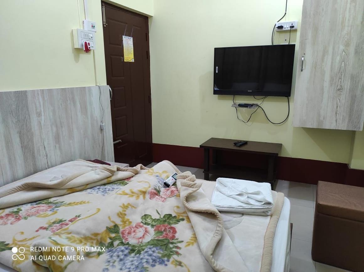 Hotel Himalaya Agartala Esterno foto
