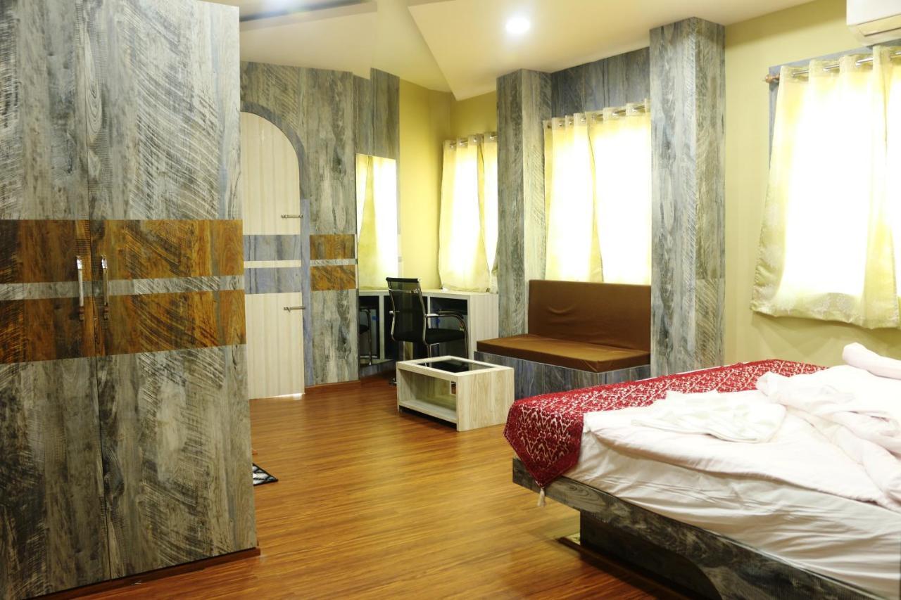 Hotel Himalaya Agartala Esterno foto