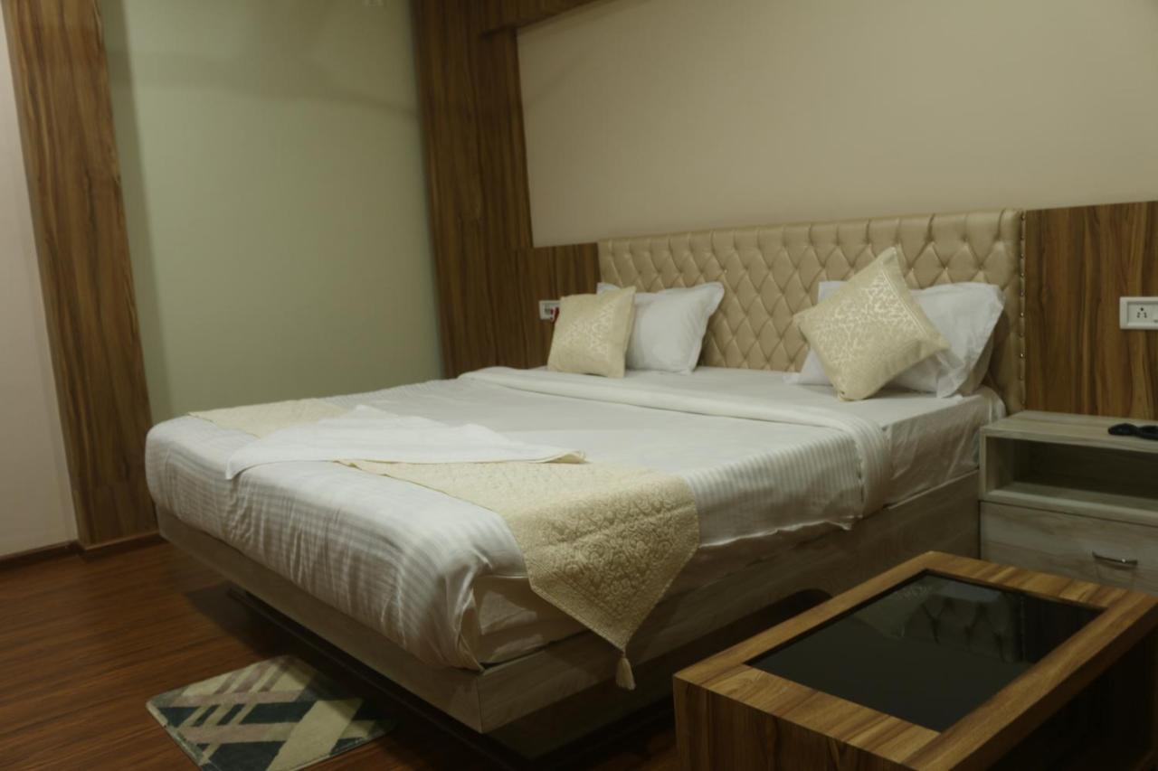 Hotel Himalaya Agartala Esterno foto