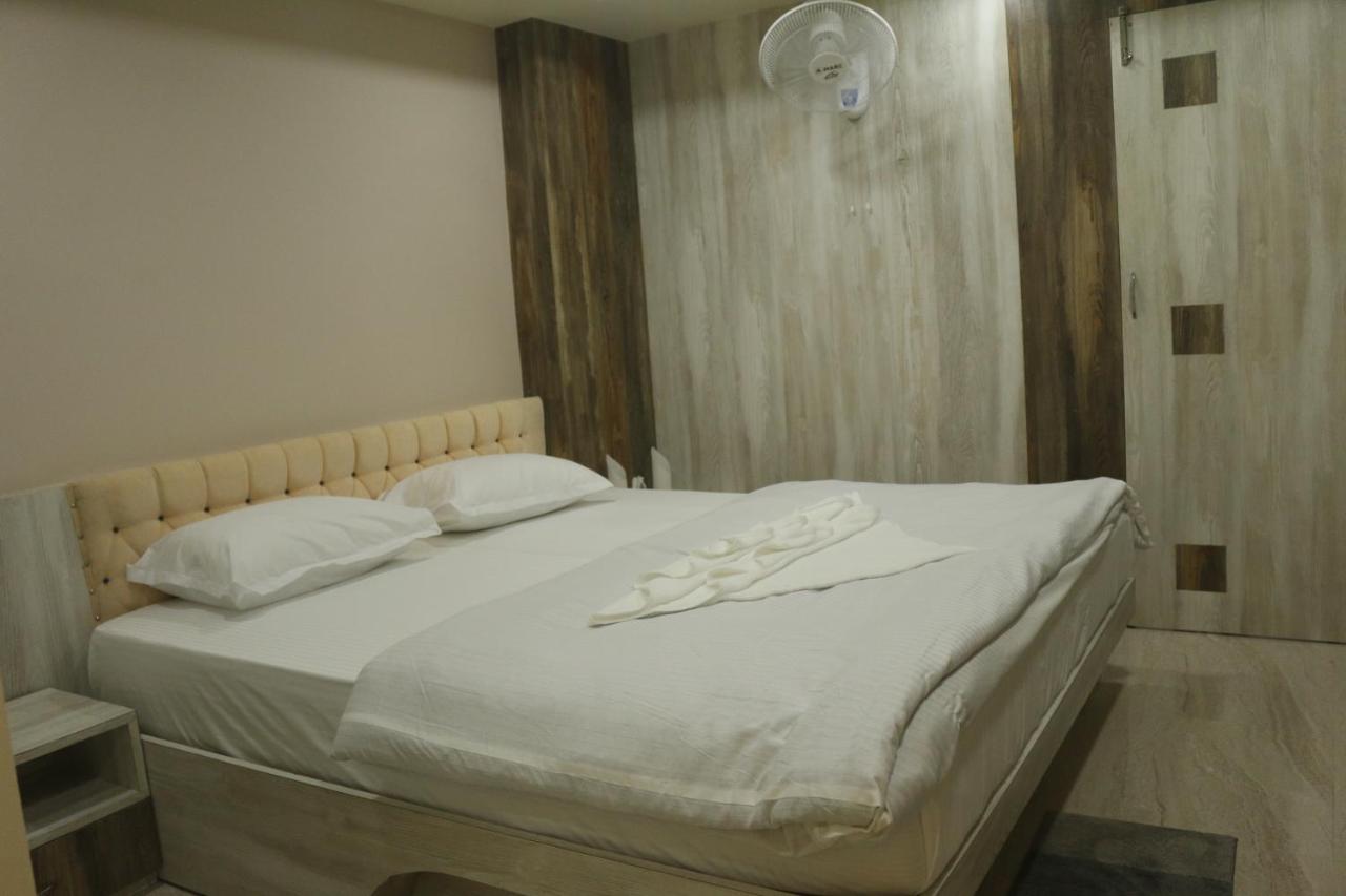 Hotel Himalaya Agartala Esterno foto