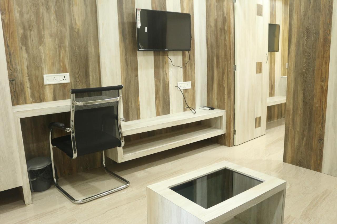 Hotel Himalaya Agartala Esterno foto