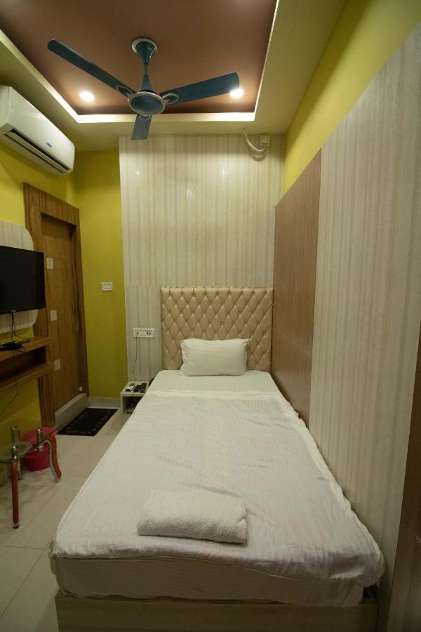 Hotel Himalaya Agartala Esterno foto