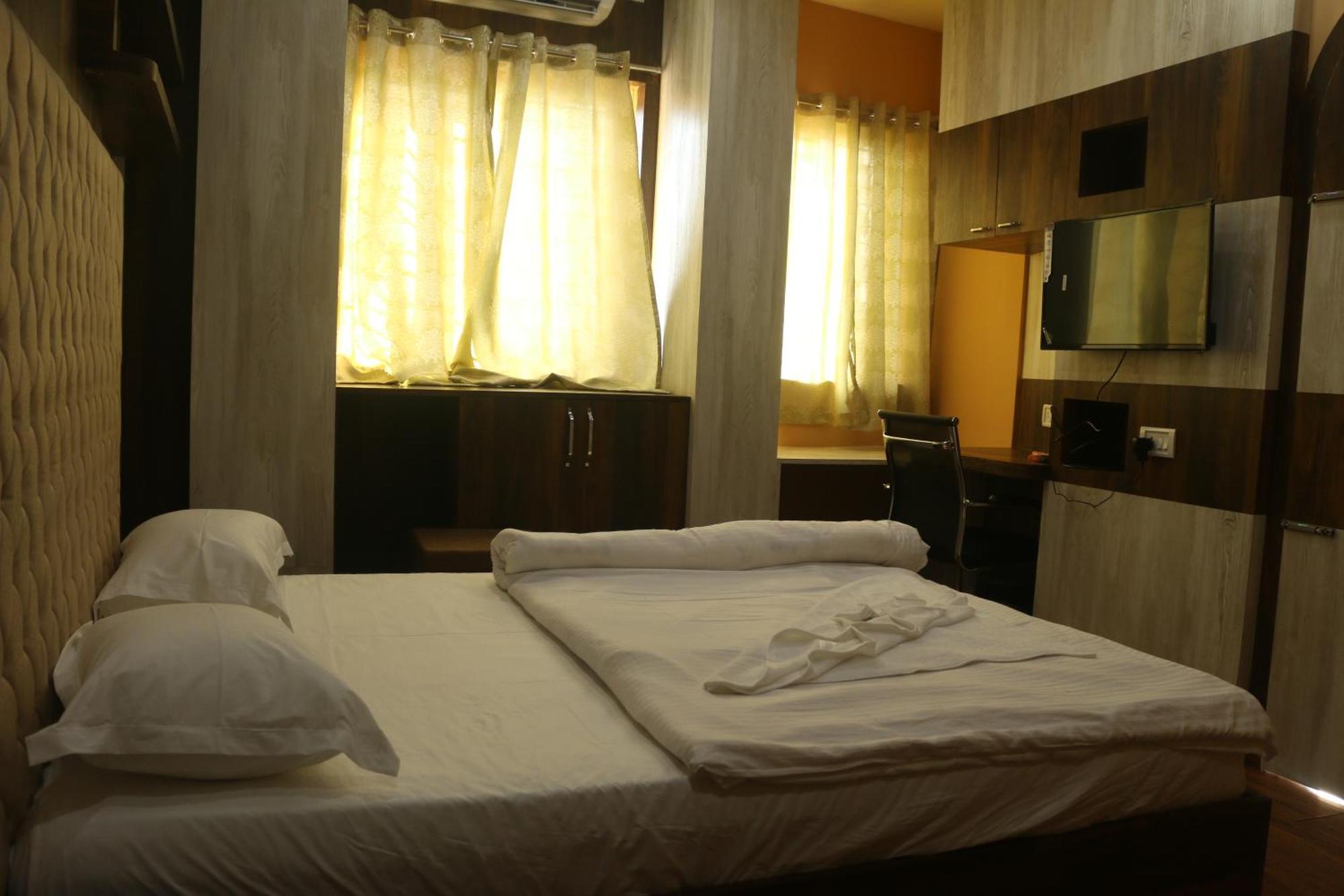 Hotel Himalaya Agartala Esterno foto