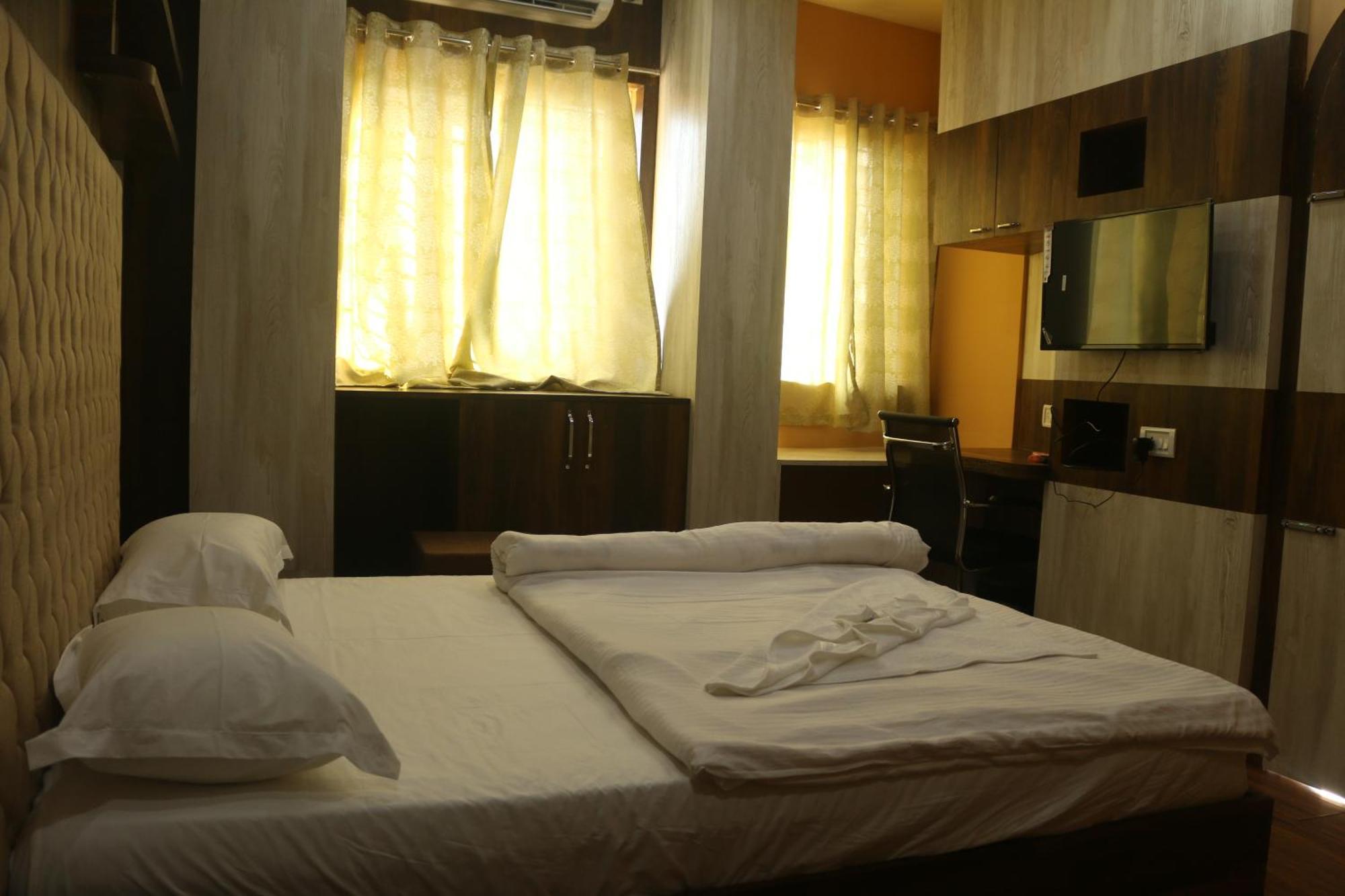 Hotel Himalaya Agartala Esterno foto